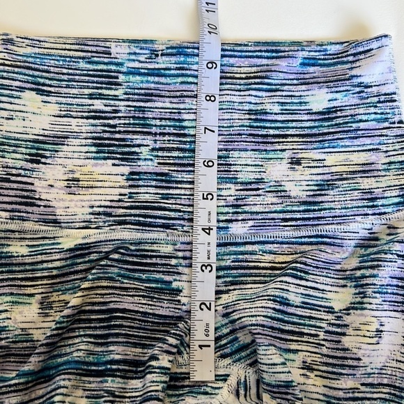 Lululemon Wunder Under Crop Hi-Rise Blurry Belle Leggings - Picture 8 of 9